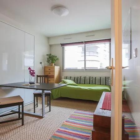 Апартаменты Studio Buttes Chaumont